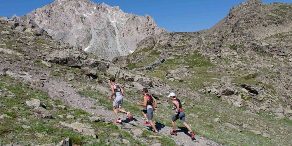 5 Organisateurs Serre Che Trail Salomon en reconnaissance photo R Godin